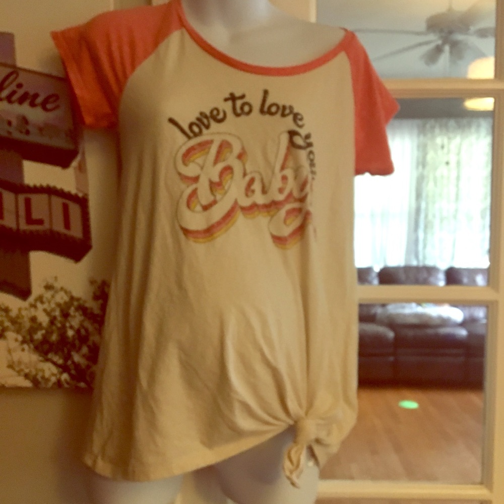 Jessica Simpson maternity tee